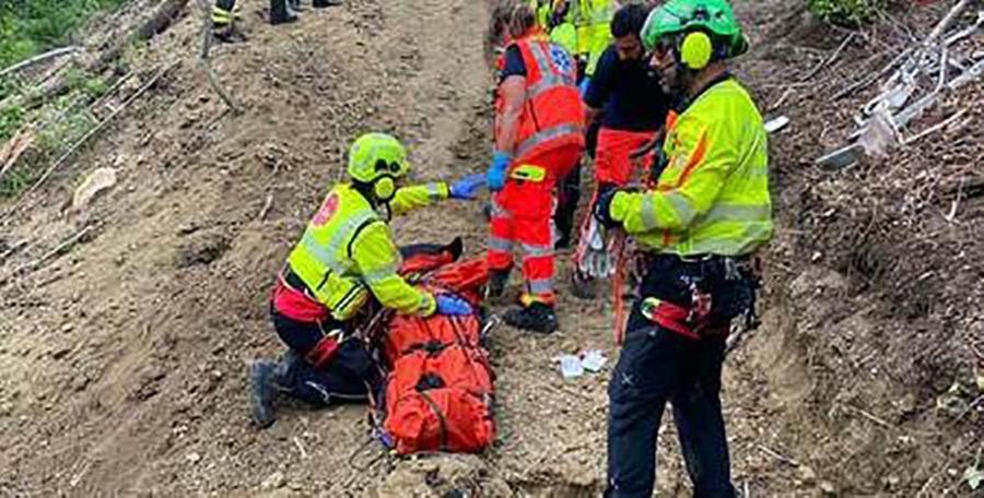 Corsa sui monti, cade in dirupo all'ultimo km e muore