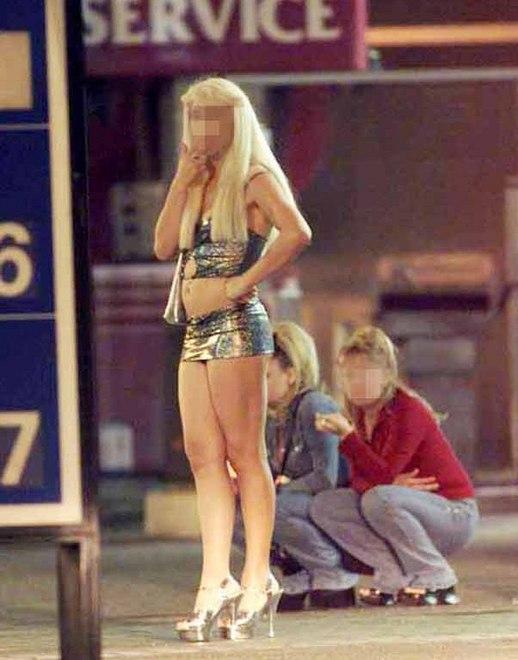 «Modena come Roma: apriamo aree a luci rosse» 