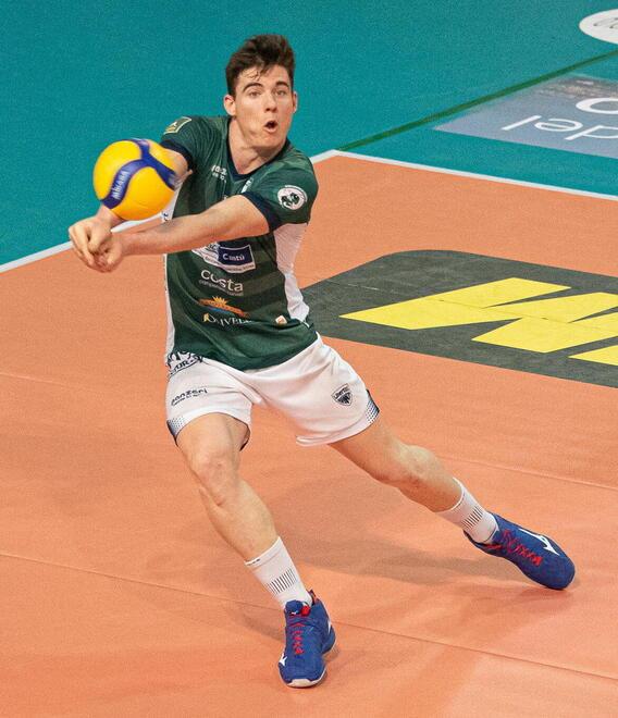 Matteo Maiocchi Arriva dalla Superlega (Allianz Milano), classe ’98, è alto 191 centimetri ed è cresciuto nella “cantera” di Brugherio