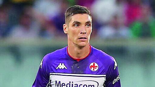 Nikola Milenkovic, 25 anni, è già considerato nel suo ruolo uno dei più esperti e affidabili. È in partenza verso Inter o Atletico Madrid