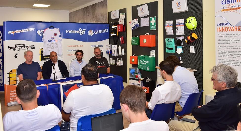 Un momento della conferenza stampa nella sede della Gisinti a Masotti