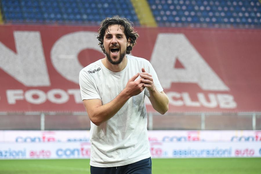 Foto LaPresse - Tano Pecoraro
03 01 2021 Genova - (Italia)
Sport Calcio
Genoa vs Lazio
Campionato di Calcio Serie A TIM 2020/2021 - Stadio "Luigi Ferraris"
nella foto: esultanza mattia destro 1-1

Photo LaPresse - Tano Pecoraro
03 Jennary 2021 City Genova - (Italy)
Sport Soccer
Genoa vs Lazio
Italian Football Championship League A TIM 2020/2021 - "Luigi Ferraris" Stadium
in the pic: mattia destro 1-1 celebrates