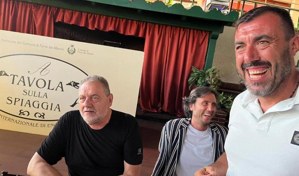 Omar Barsacchi il re della ciccia tra i big delle ricette sulla spiaggia 
