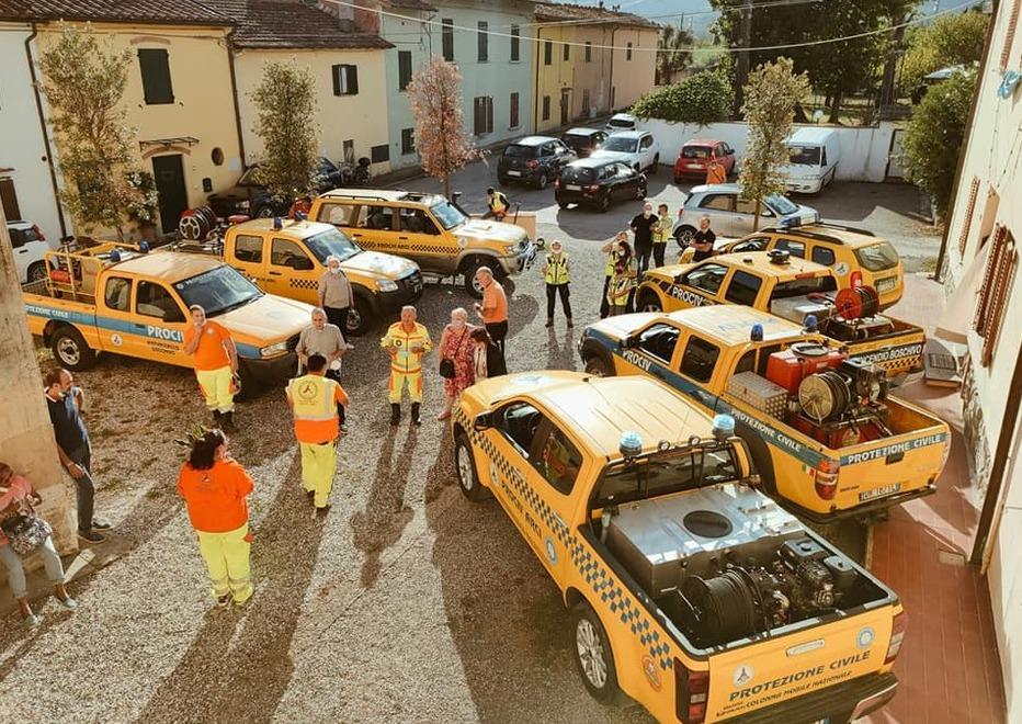 Flotta e volontari di Prociv Arci Chiesina Uzzanese