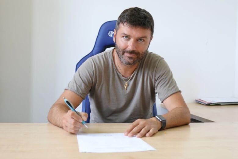 
	La firma del nuovo Dg Goretti

