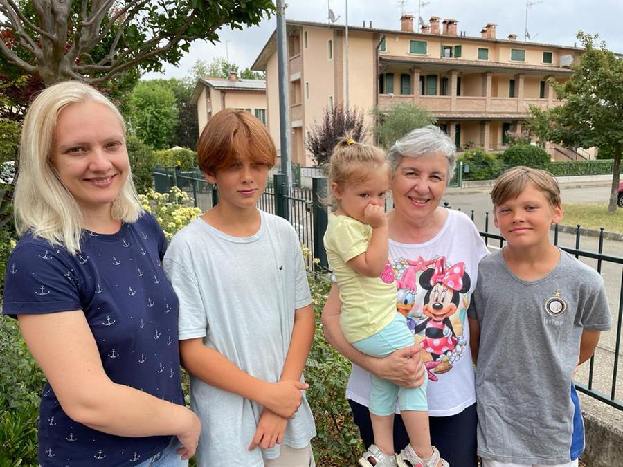 
	Foto di gruppo della famiglia con Mirca Zecchetti

