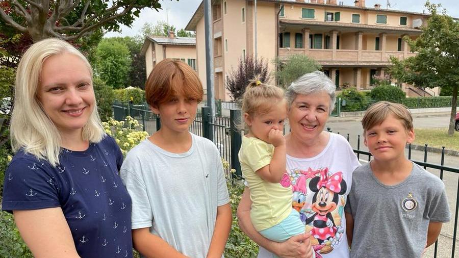 
	Foto di gruppo della famiglia con Mirca Zecchetti

