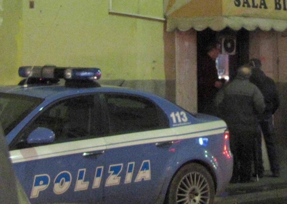 Pensionato picchiato e rapinato in strada «Sanno chi sono, prendeteli» 