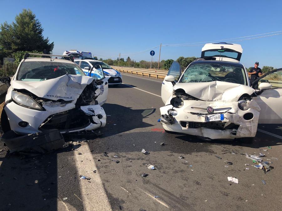 Incidente sulla 387: due feriti gravi