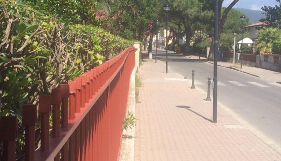 Muri e cancelli danneggiati dai pini Condannato il Comune di Campo
