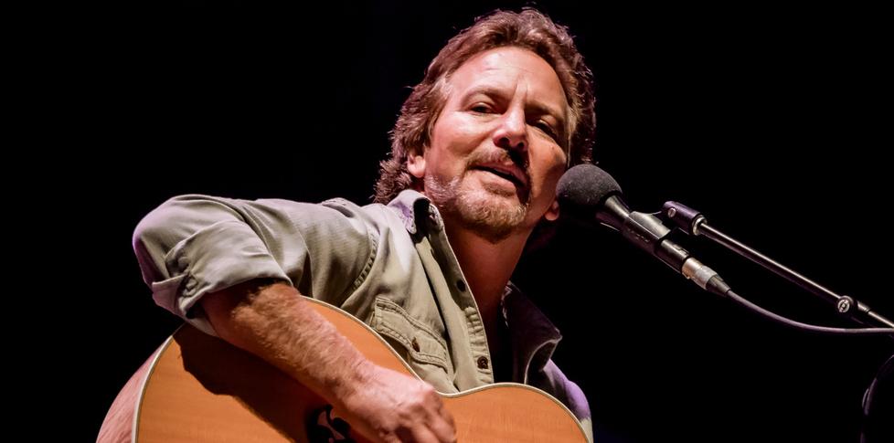 Eddie infiamma 70mila persone. «Porto Ercole ispirò una canzone» 