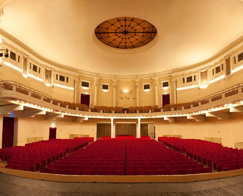La platea del Politeama Pratese