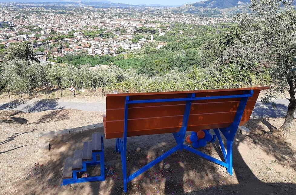 La Grande Panchina a Pieve a Nievole in località Pietre Cavate