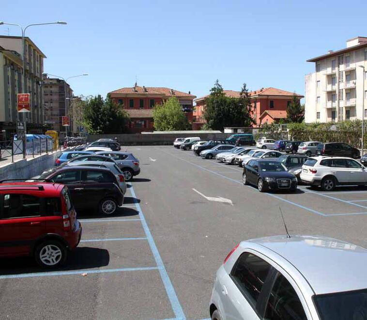 Una piazza al mercatino di Partaccia e un teatro nell’area Ex Intendenza