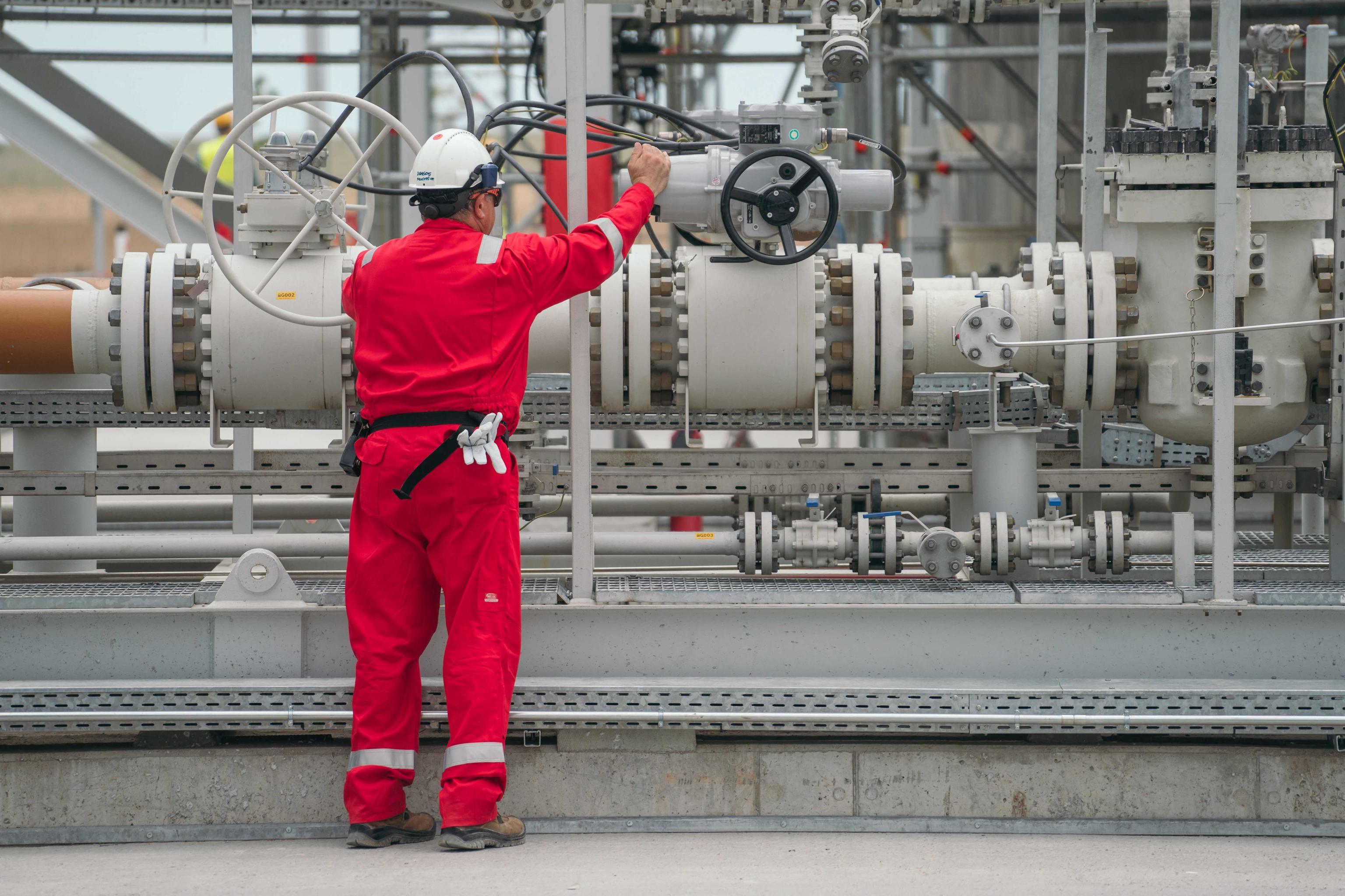 Nuovi tagli al gas dalla Russia, l'Italia spinge sugli stoccaggi