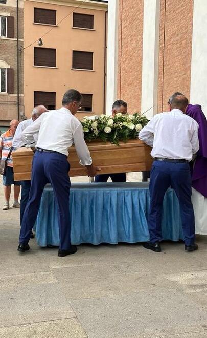 Formigine l'addio al giovane morto nello Scoltenna «Addio Raul, eri speciale» 