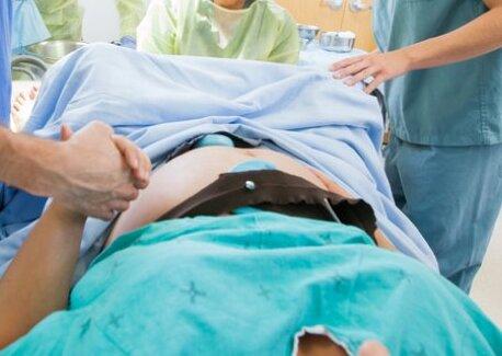 Nasce con disturbi neurologici sotto inchiesta l’équipe sanitaria