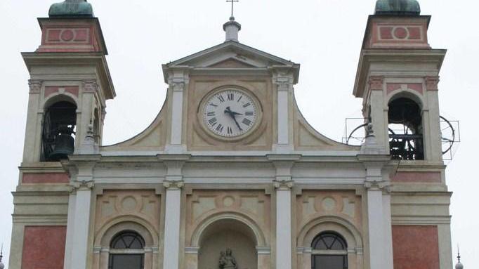 Dal duomo di Guastalla emergono due antiche statue