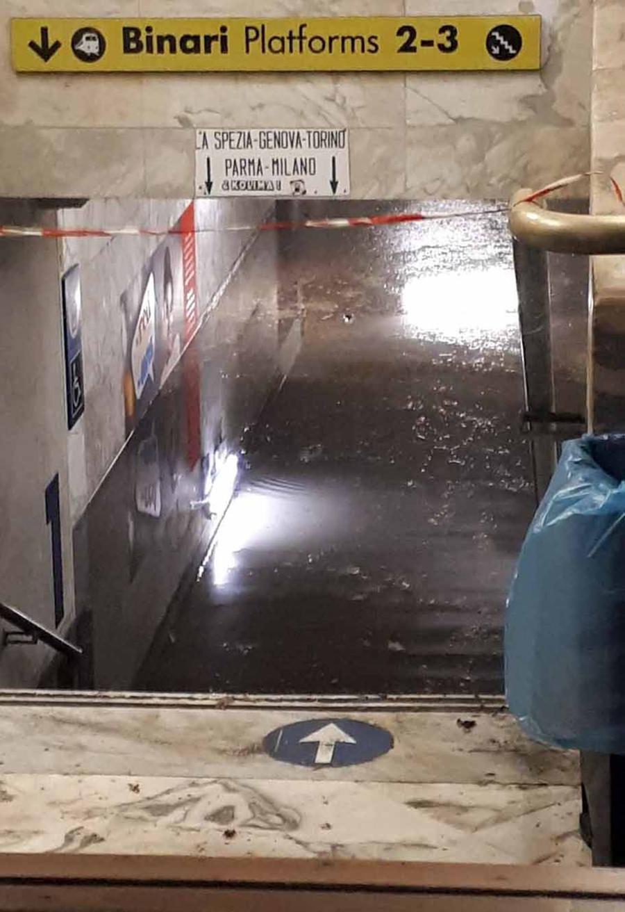 La stazione del Niagara, la rabbia dei cittadini: «Buttato via un milione»