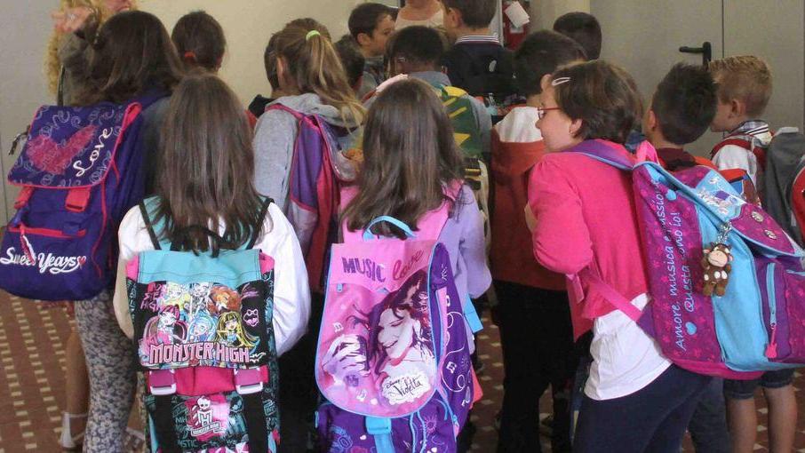 Otto anni, ma nessuna scuola la accetta