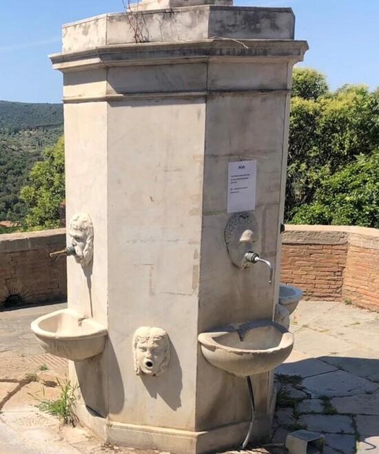 Fontana di marmo niente più acqua di alta qualità da più di un mese