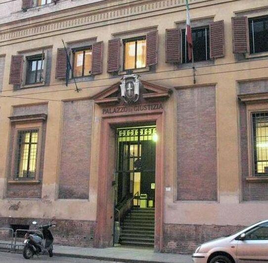 Modena&nbsp;«I figli dei vicini disturbano e non mi lasciano uscire