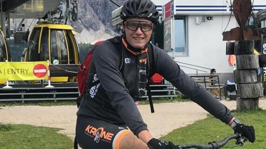 «Non può essere stato suicidio». E la procura ordina una perizia