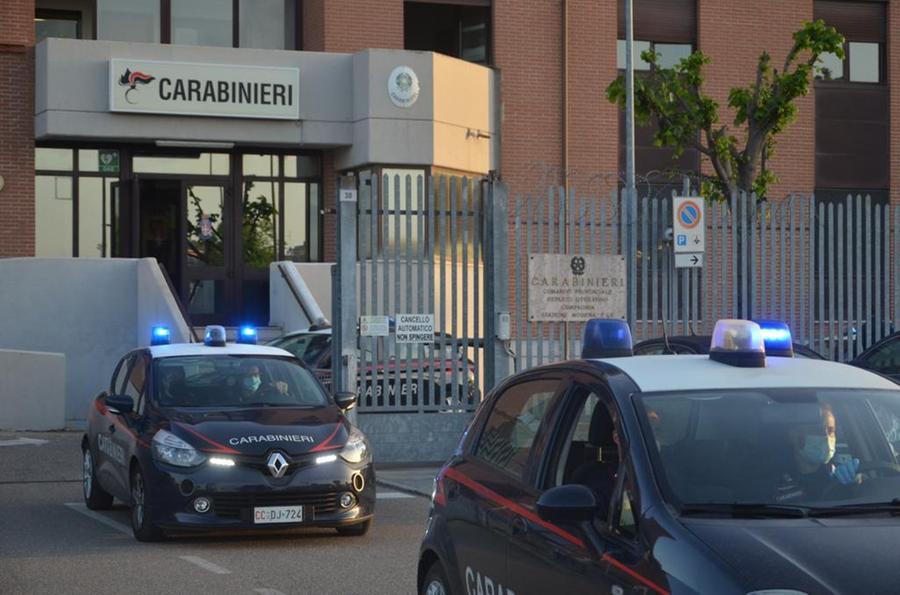 
	I carabinieri di Sassuolo durante l'operazione che ha portato agli arresti di padre e figli di Castelnuovo

