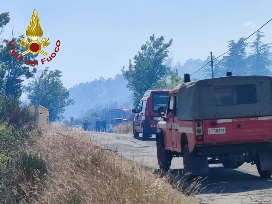 
	Le squadre dei vigili del fuoco impegnate da ore nel Bolognese nella zona di Vergato

