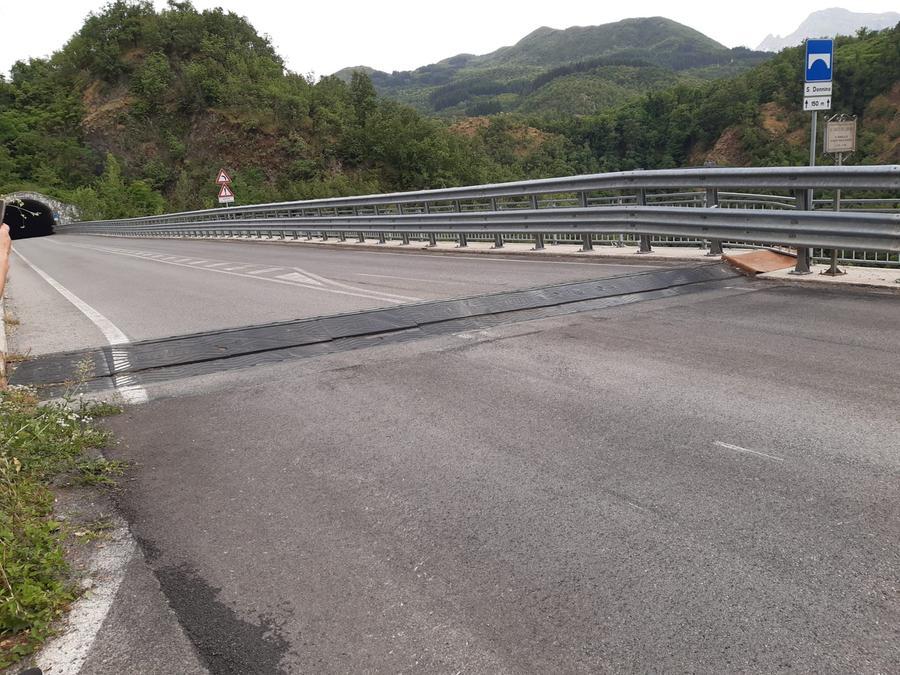 
	Il ponte in Garfagnana e il dislivello di 15 centimetri

