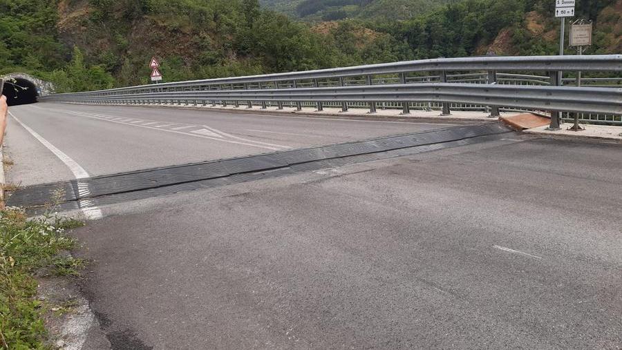 
	Il ponte in Garfagnana e il dislivello di 15 centimetri


