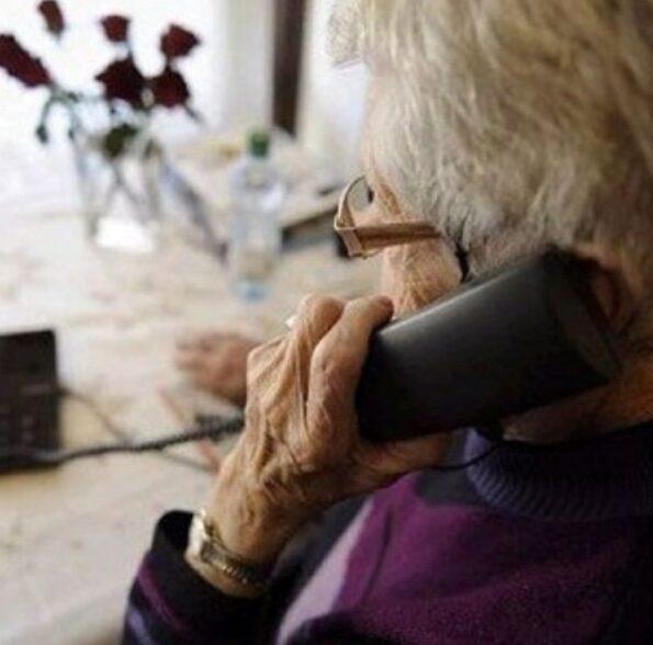 Formigine Così i volontari al telefono fanno compagnia agli anziani 