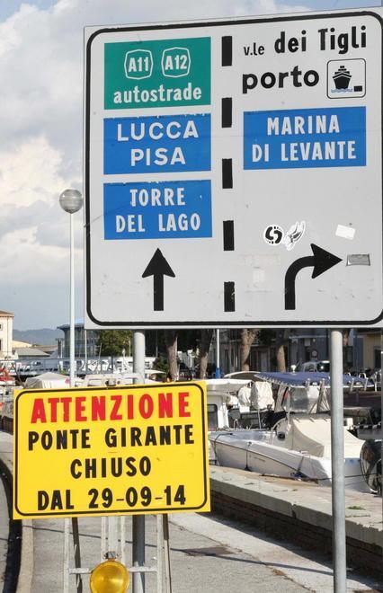 Passerella in ritardo: slitta la chiusura del ponte girante? 