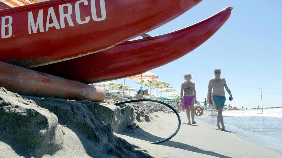 A Ronchi sdraio in mare: il grido di allarme dei balneari