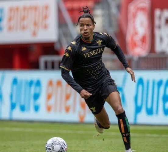 È fatta per Ebuehi, il terzino nigeriano arriva dal Benfica