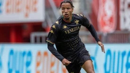 È fatta per Ebuehi, il terzino nigeriano arriva dal Benfica