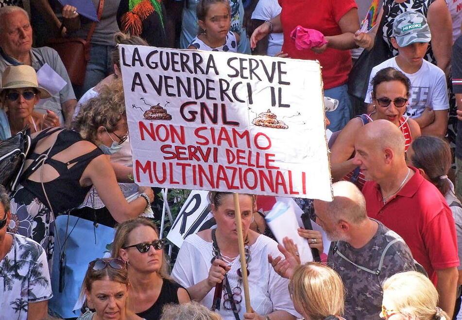 Rigassificatore, Ferrari a Giani: «Puoi ancora fermare tutto» 