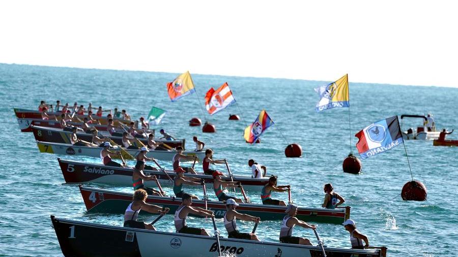 L’immagine spettacolare della partenza del Palio: l’ora X scatterà questa sera alle 20