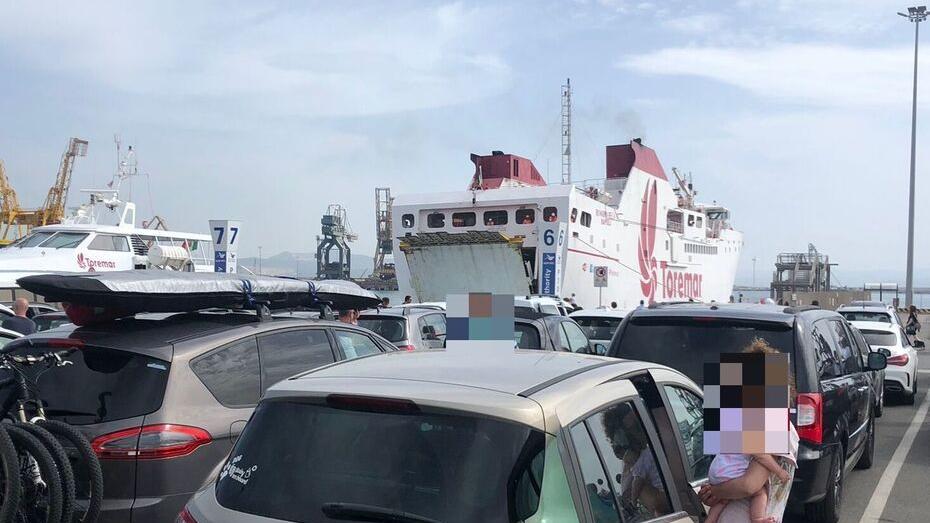 Elba, caos traghetti: «È un vero calvario e tanti turisti rinunciano all’isola» 