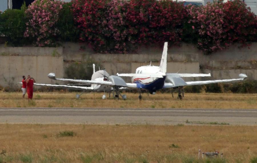 Olbia, atterraggio d’emergenza per un Piper in avaria