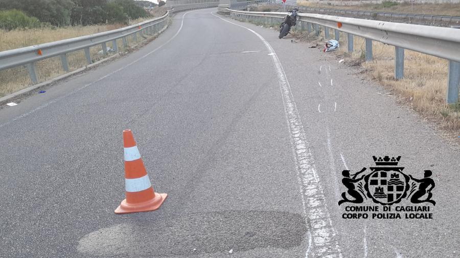Cagliari, con lo scooter contro il guard rail: gravissimo un 50enne