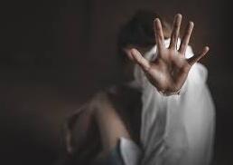 Prato, palpeggiamenti sulla tredicenne. Condannato l’amico di famiglia