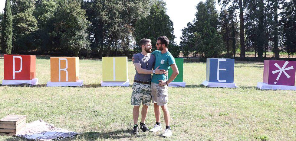 Il Pride colora Villa Levi, oltre ai glitter tanta politica