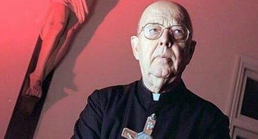 Modena, chi era padre AmortH: Popolare per i suoi 60mila esorcismi e irremovibile nel suo tradizionalismo 