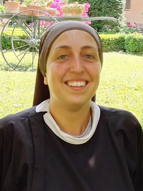Suor Gloria dice “sì” alla vita di clausura «Una scelta che mi riempie di gioia»