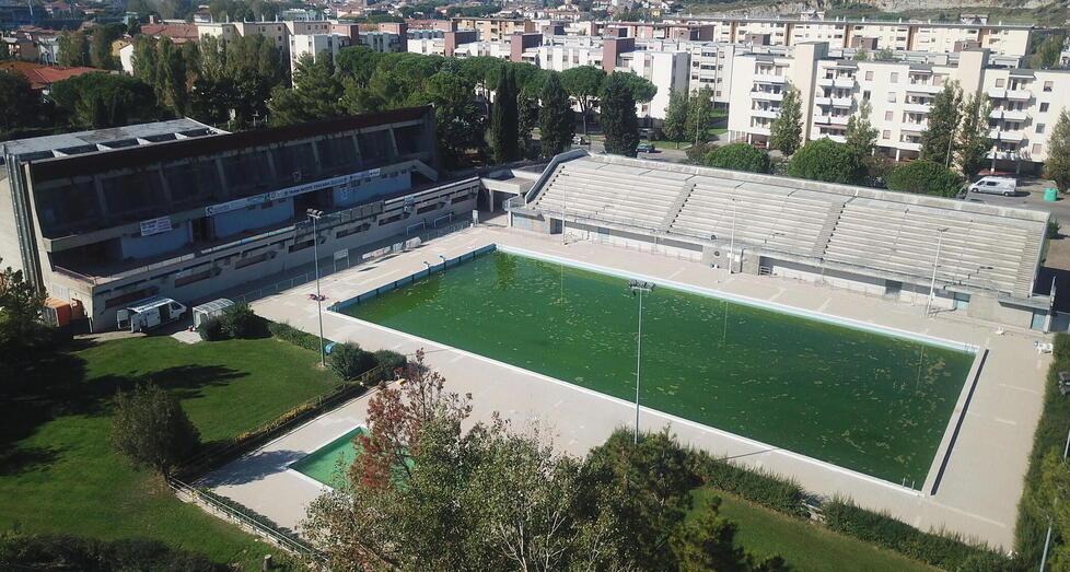 Una veduta della piscina comunale di Empoli
