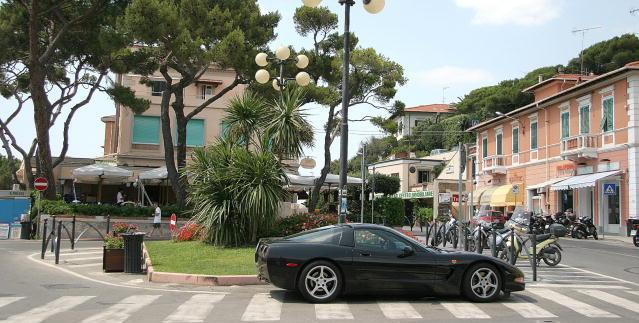 La piazzetta di Castiglioncello nel centro del paese