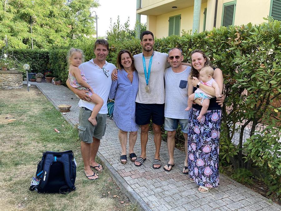 
	Diego Verani a casa

