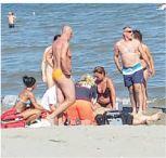 Turista cerca refrigerio in mare ma è colto da malore fatale