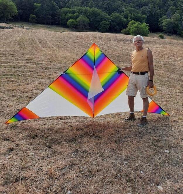 A Sesto gli aquiloni spiccano il volo con gli artigiani Vanny e Leonardo